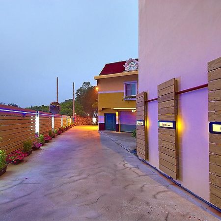 Qi Hai Motel Csunan Kültér fotó